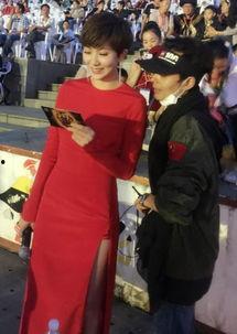 搞笑彝族主持人,揭秘彝族搞笑主持人的幽默魅力